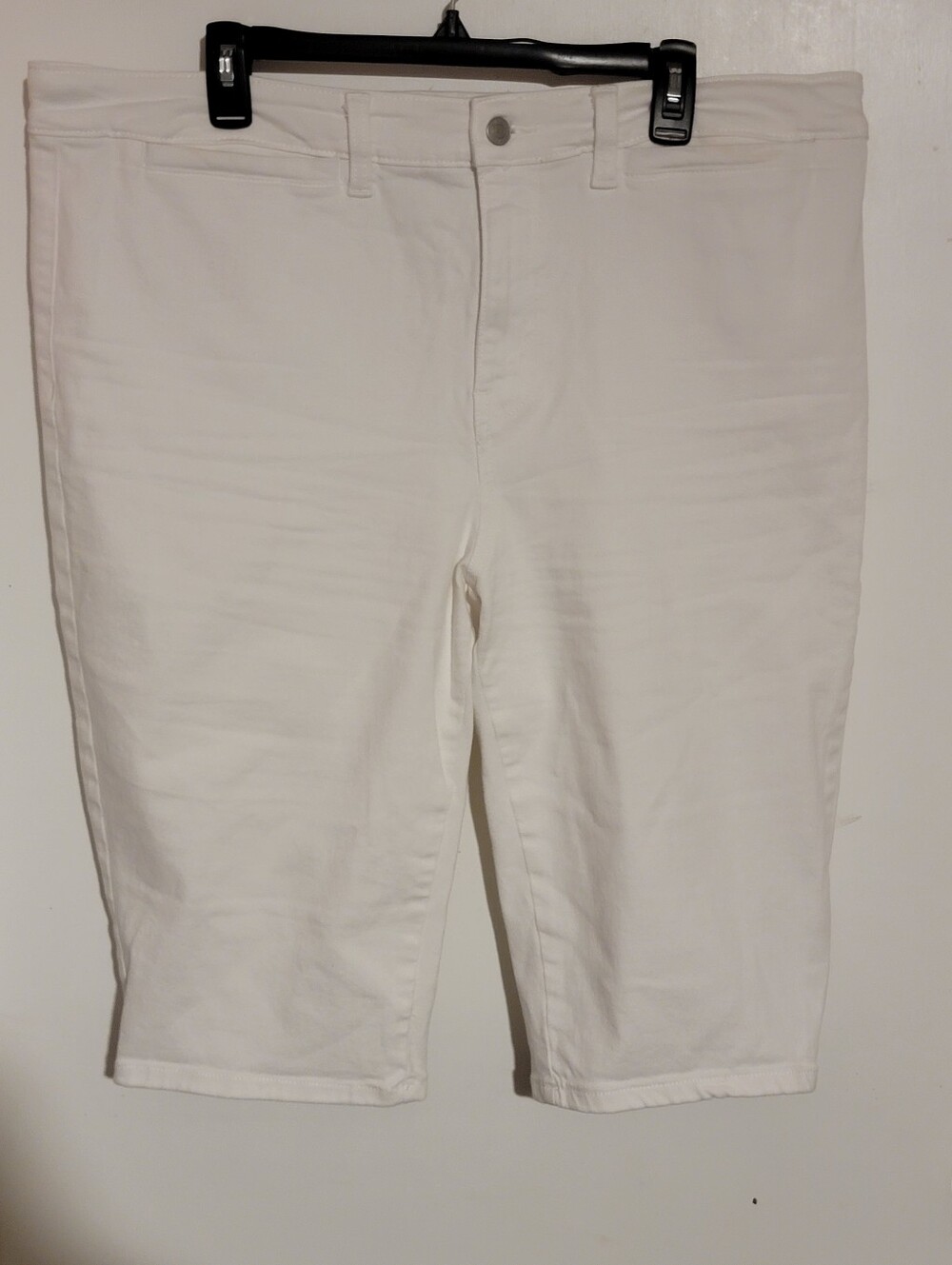 sofia by sofia vergara White Denim Capri Jeans